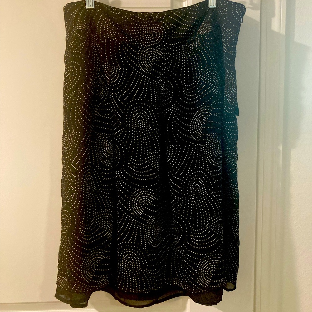Size 12 Black and White Skirt
